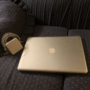 Apple MacBook Pro 13.3in 2.4GHz 500Gb Ram(Renewed)